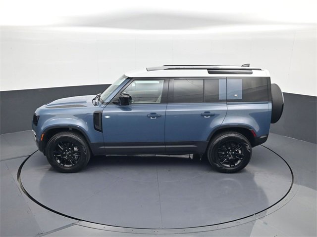 2024 Land Rover Defender 110 S photo 19