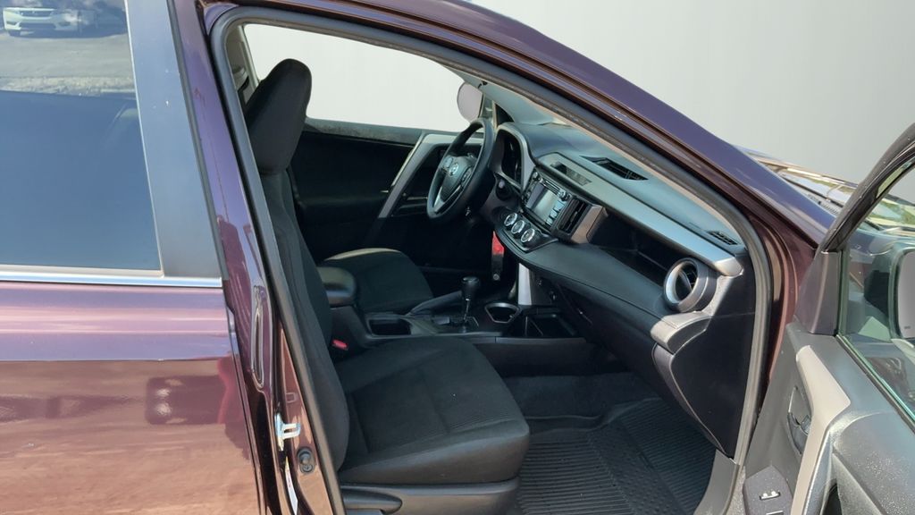 2018 Toyota RAV4 LE photo 16