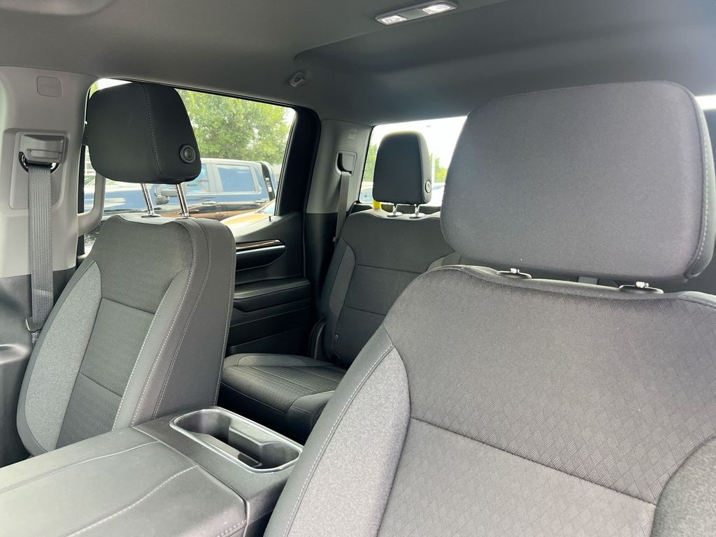 2024 Chevrolet Silverado 1500 RST photo 14