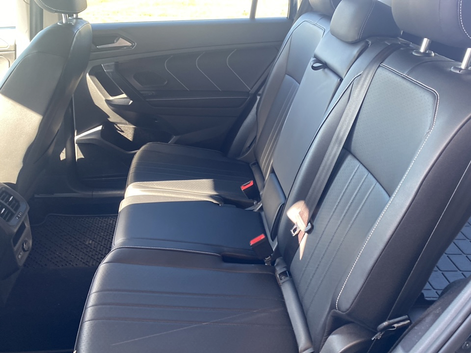 2022 Volkswagen Tiguan SE photo 4