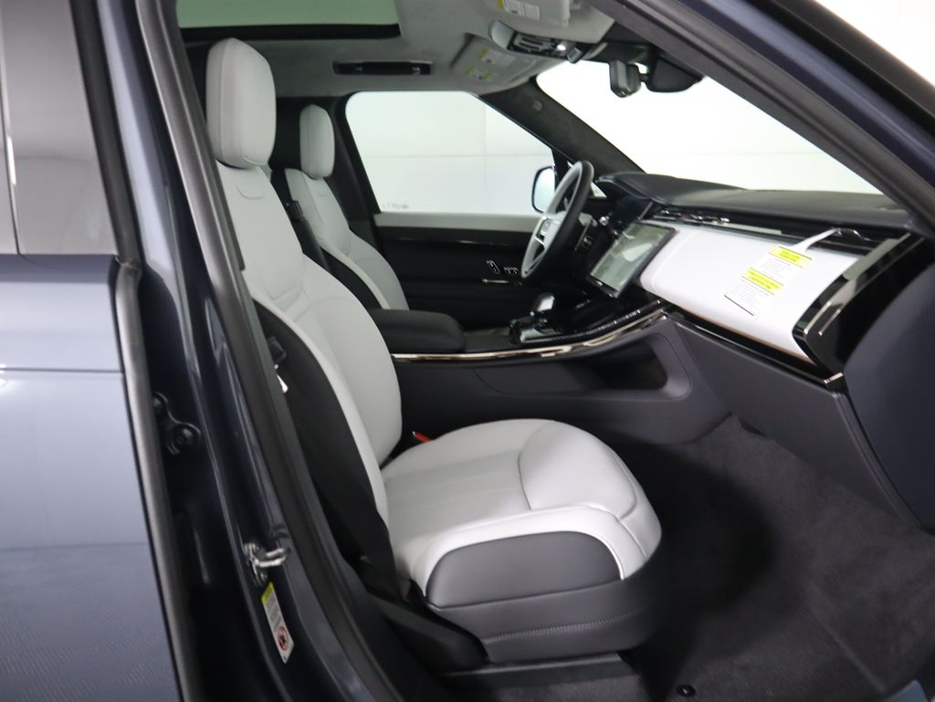 2025 Land Rover Range Rover Sport Autobiography photo 18