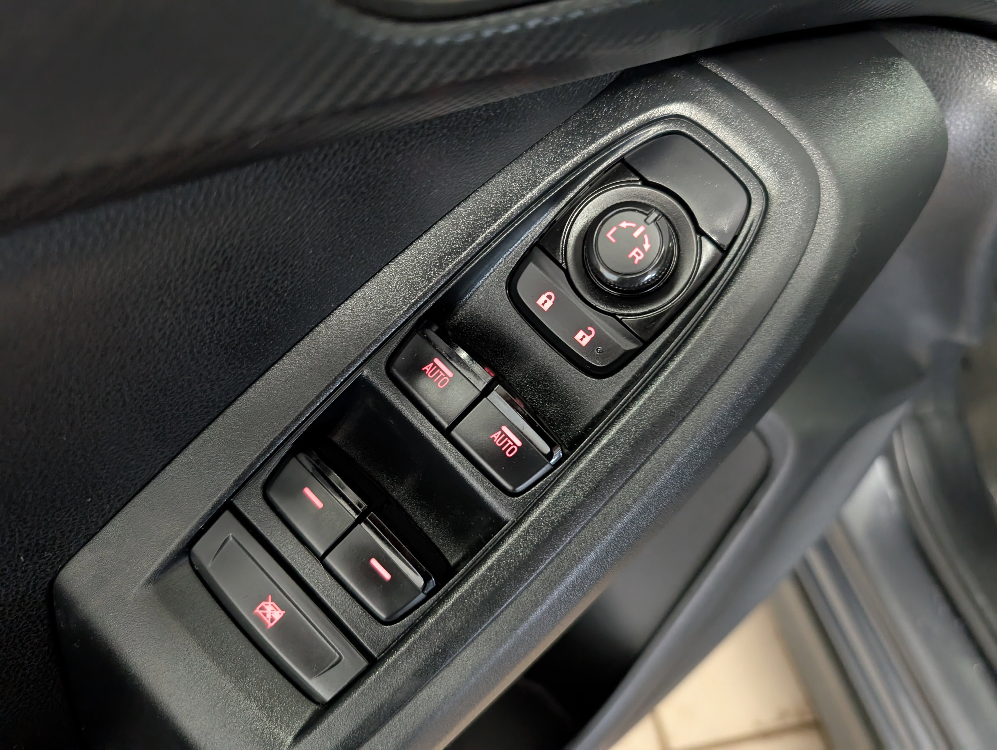 2025 Subaru Crosstrek Premium photo 11
