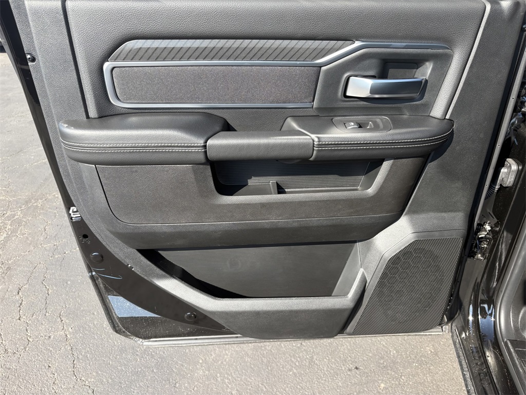 2026 Ram 2500 Big Horn photo 30