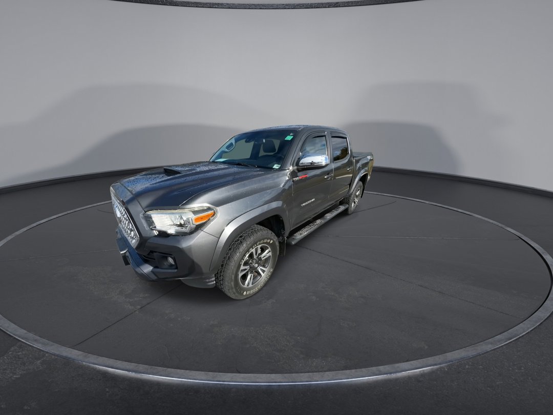 2018 Toyota Tacoma TRD Sport photo 4