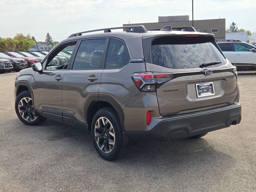 2025 Subaru Forester Premium photo 10