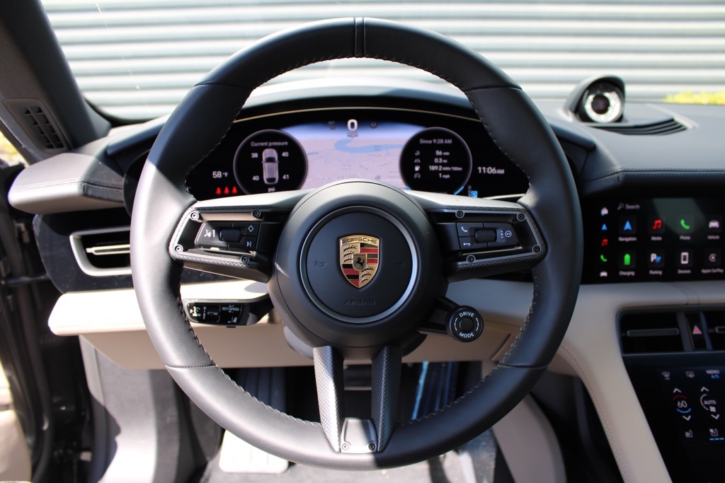 2025 Porsche Taycan 4S Cross Turismo photo 21
