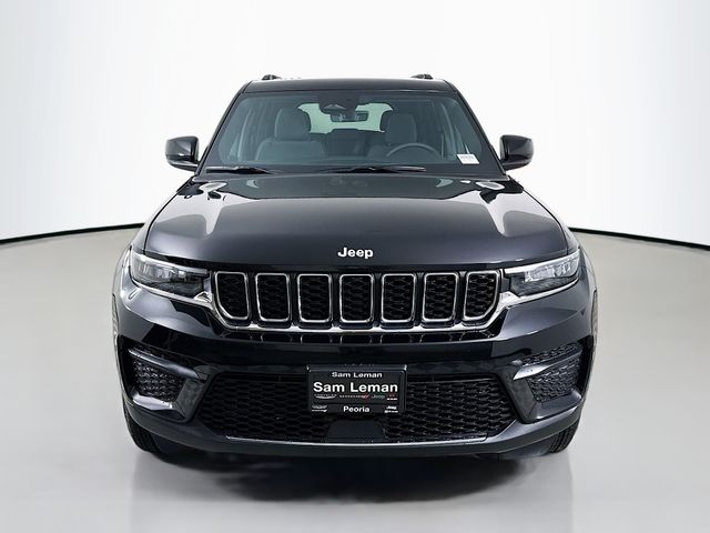 2025 Jeep Grand Cherokee Laredo X photo 2