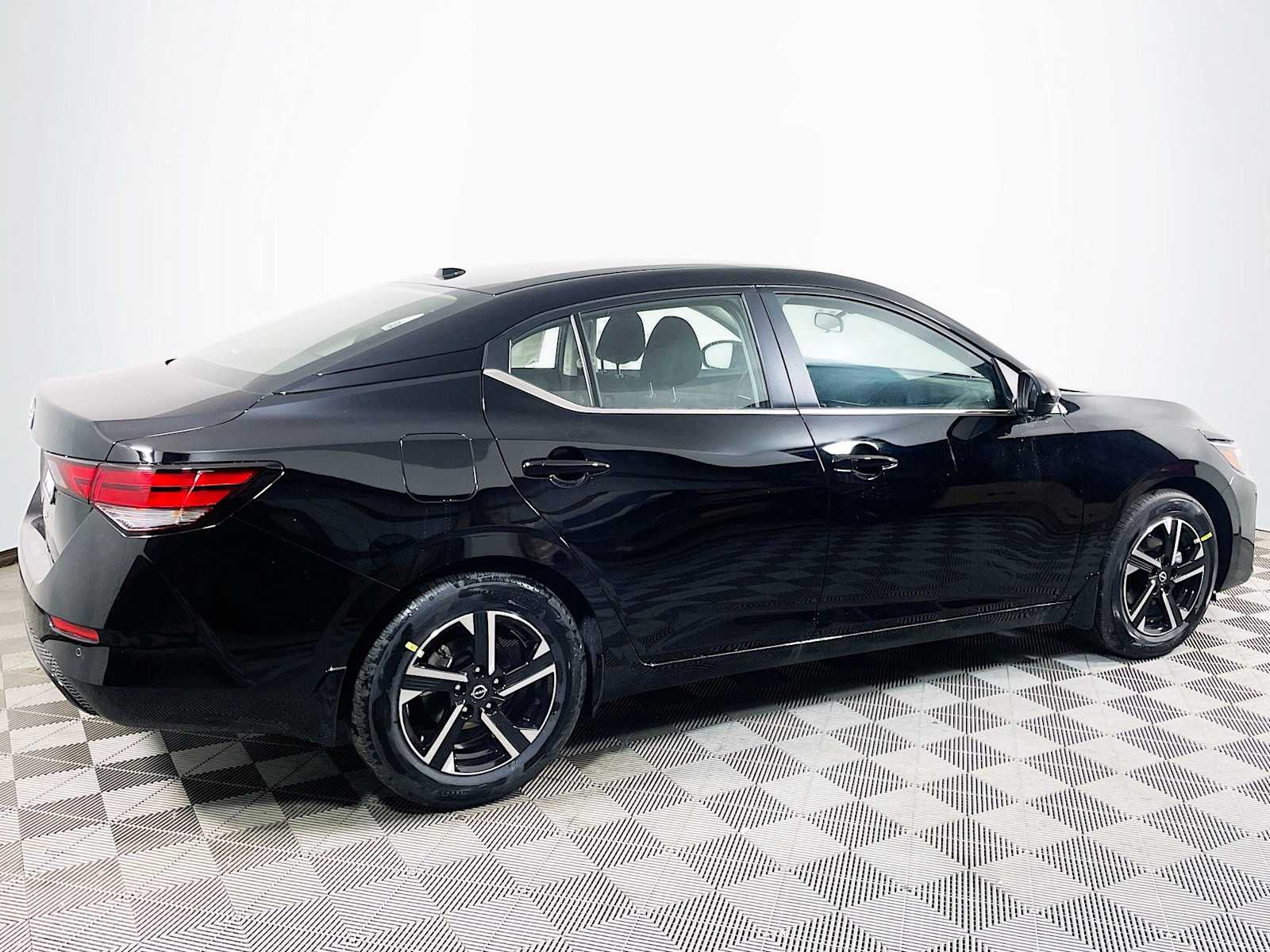 2025 Nissan Sentra SV photo 2