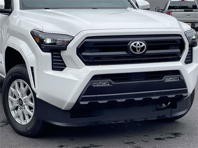 2024 Toyota Tacoma SR5 photo 2