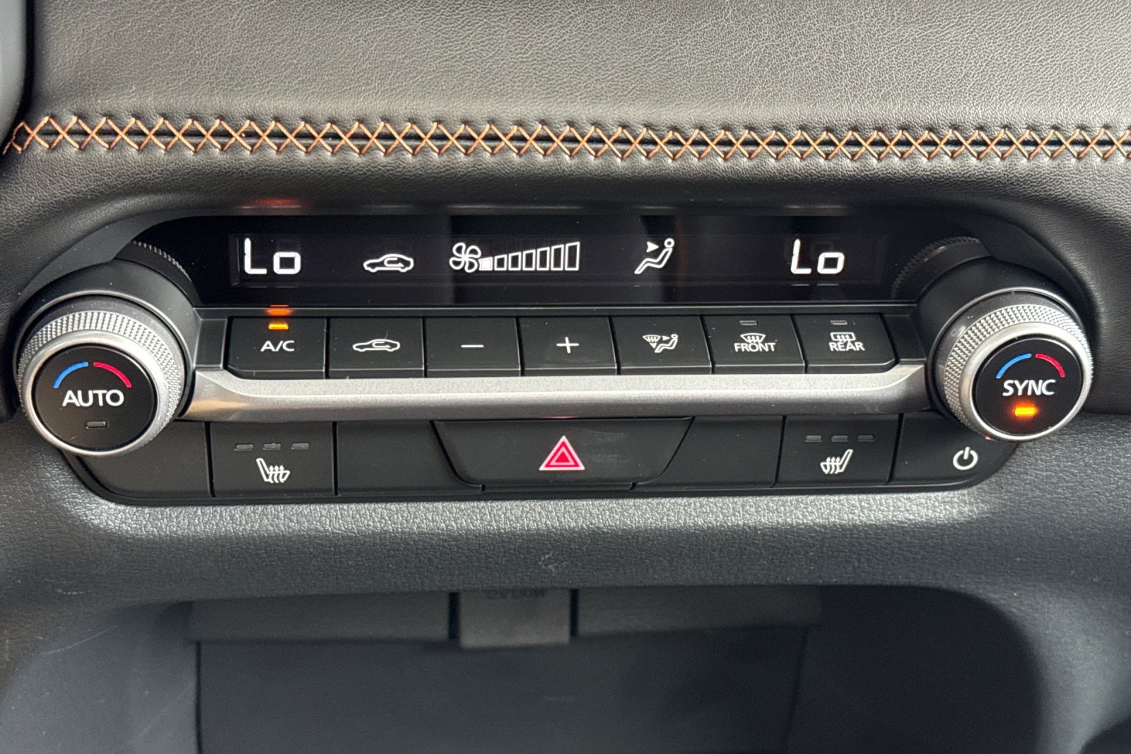 2025 Mazda CX-50 Premium photo 16