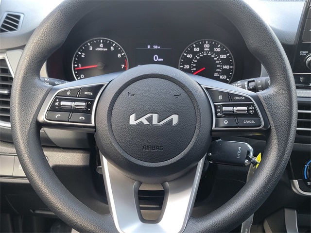 2023 Kia Seltos LX photo 25