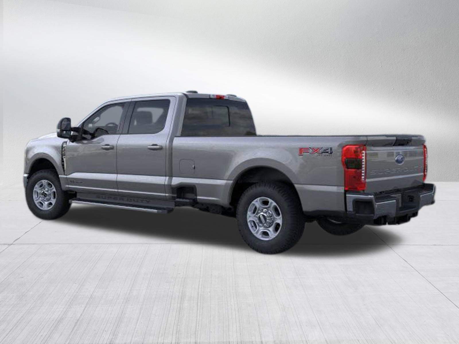 2026 Ford F-350 XLT photo 6
