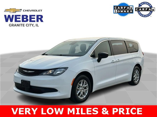 Pre-Owned 2024 Chrysler Voyager LX's photo