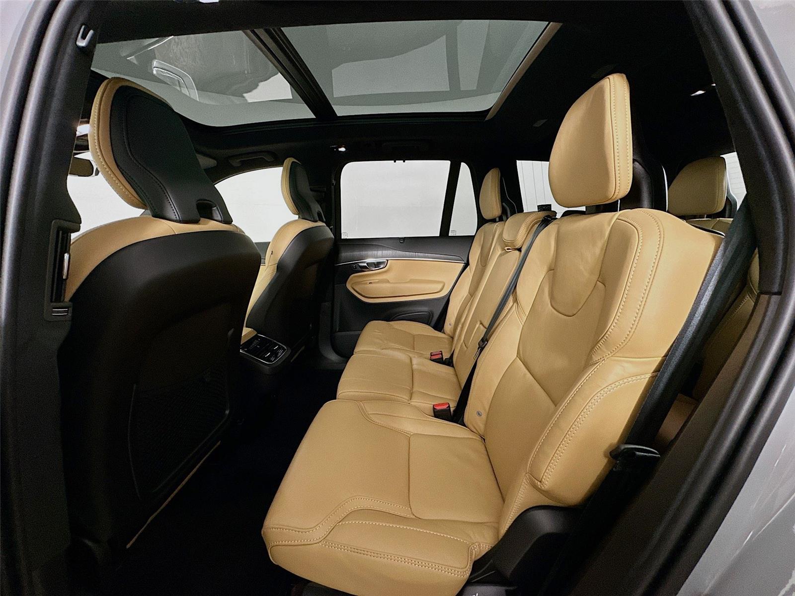 2025 Volvo XC90 photo 26