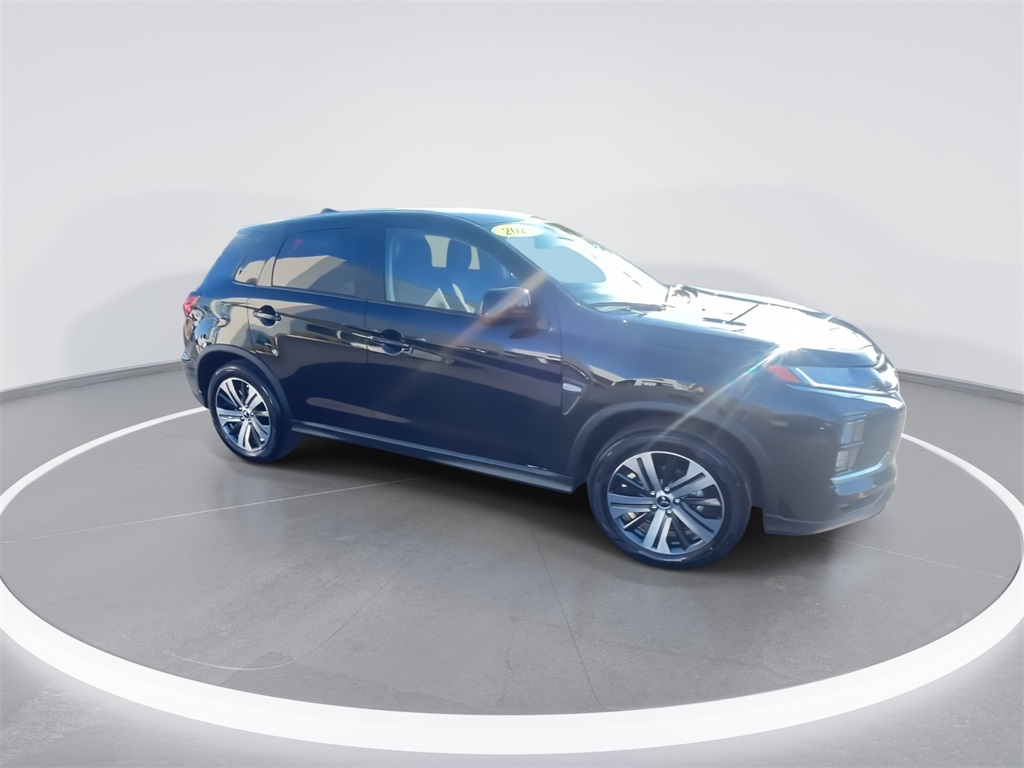 2025 Mitsubishi Outlander Sport ES photo 3