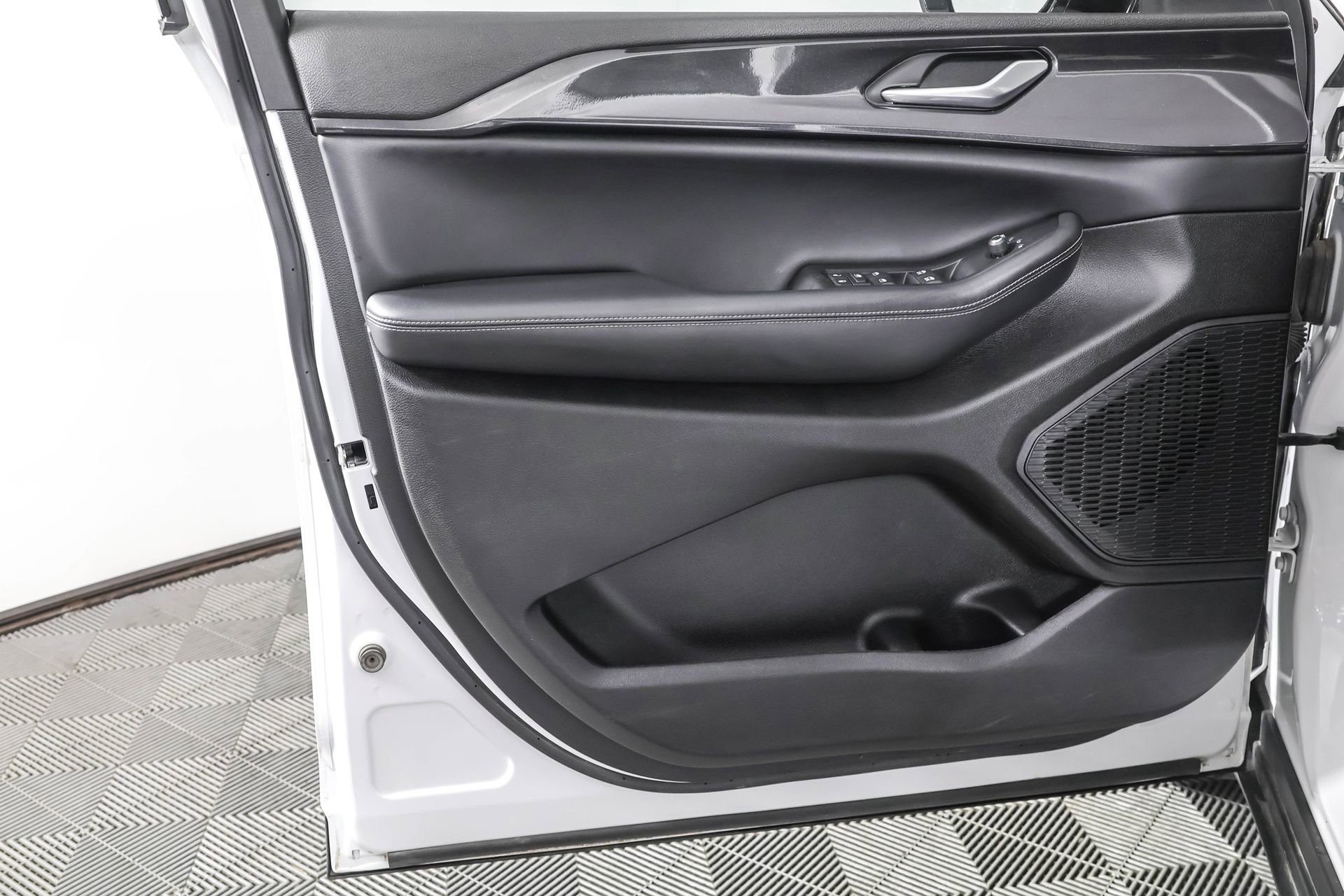 2023 Jeep Grand Cherokee Altitude photo 20