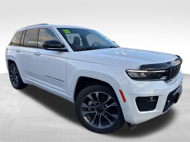 2023 Jeep Grand Cherokee Overland's photo