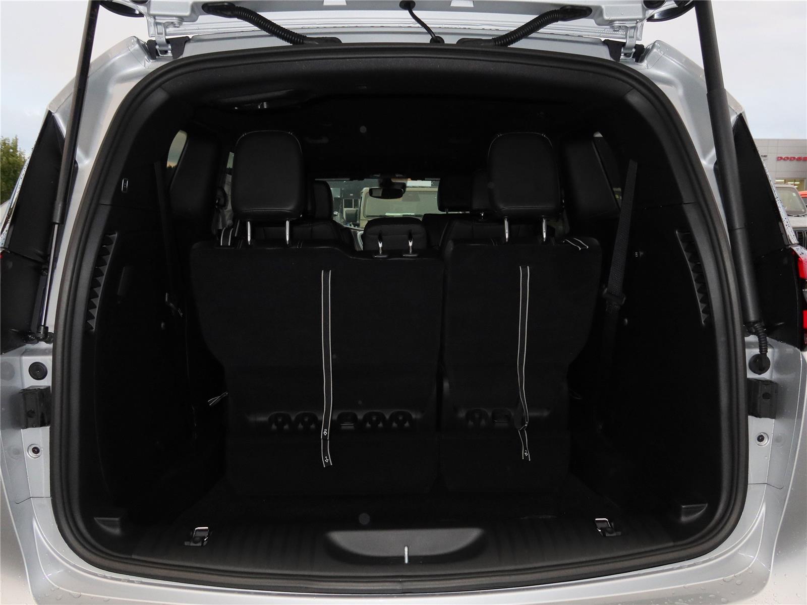 2026 Chrysler Pacifica photo 4