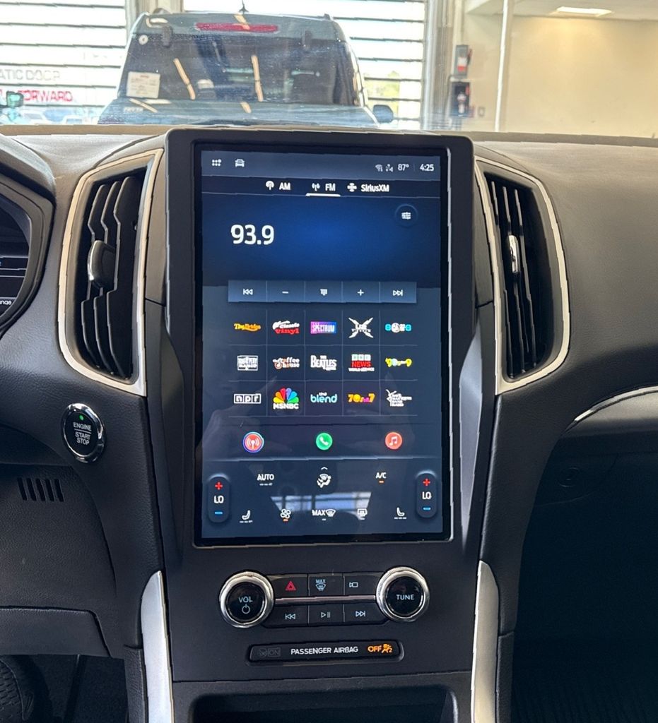 2024 Ford Edge SEL photo 23