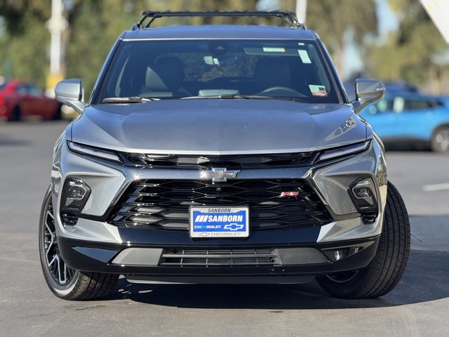 2025 Chevrolet Blazer RS photo 2