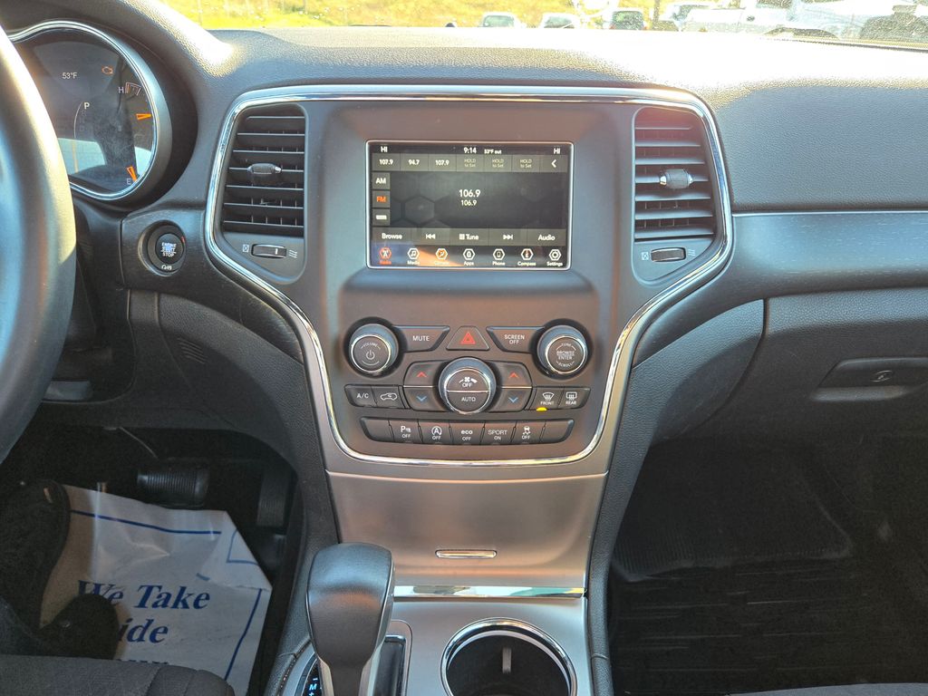 2018 Jeep Grand Cherokee Laredo photo 18