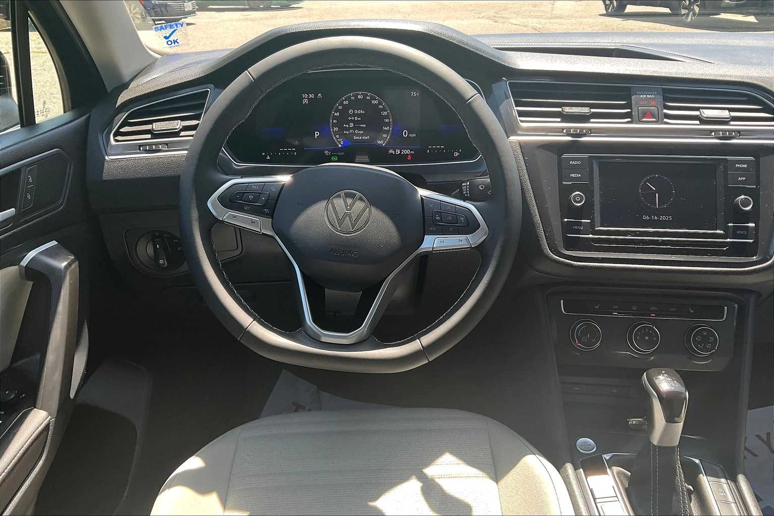2024 Volkswagen Tiguan S photo 14