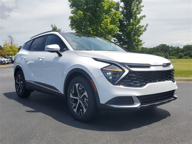 2025 Kia Sportage EX photo 2