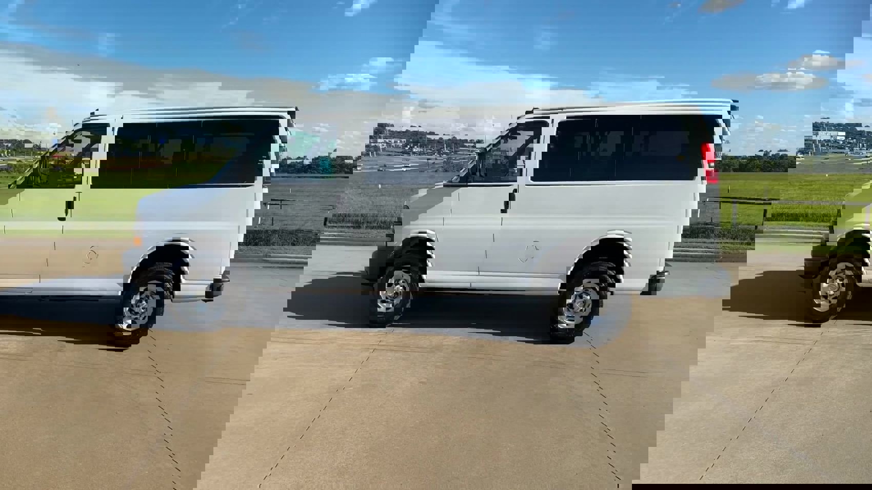 2023 Chevrolet Express Passenger LS photo 4