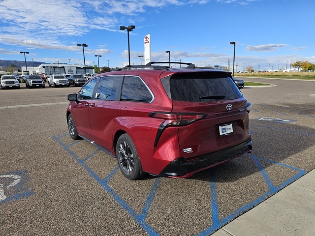2024 Toyota Sienna XSE photo 7