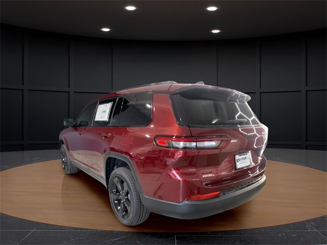 2025 Jeep Grand Cherokee Limited photo 3