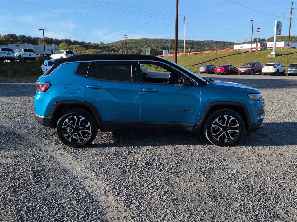 2023 Jeep Compass Limited photo 2