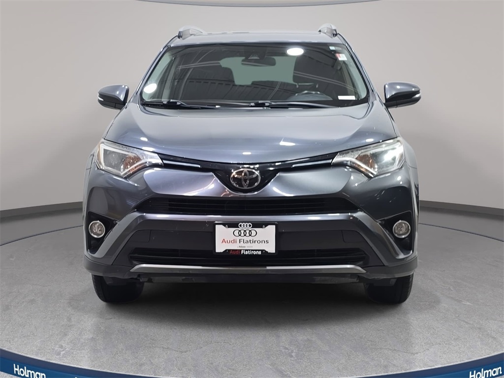 2018 Toyota RAV4 XLE photo 2