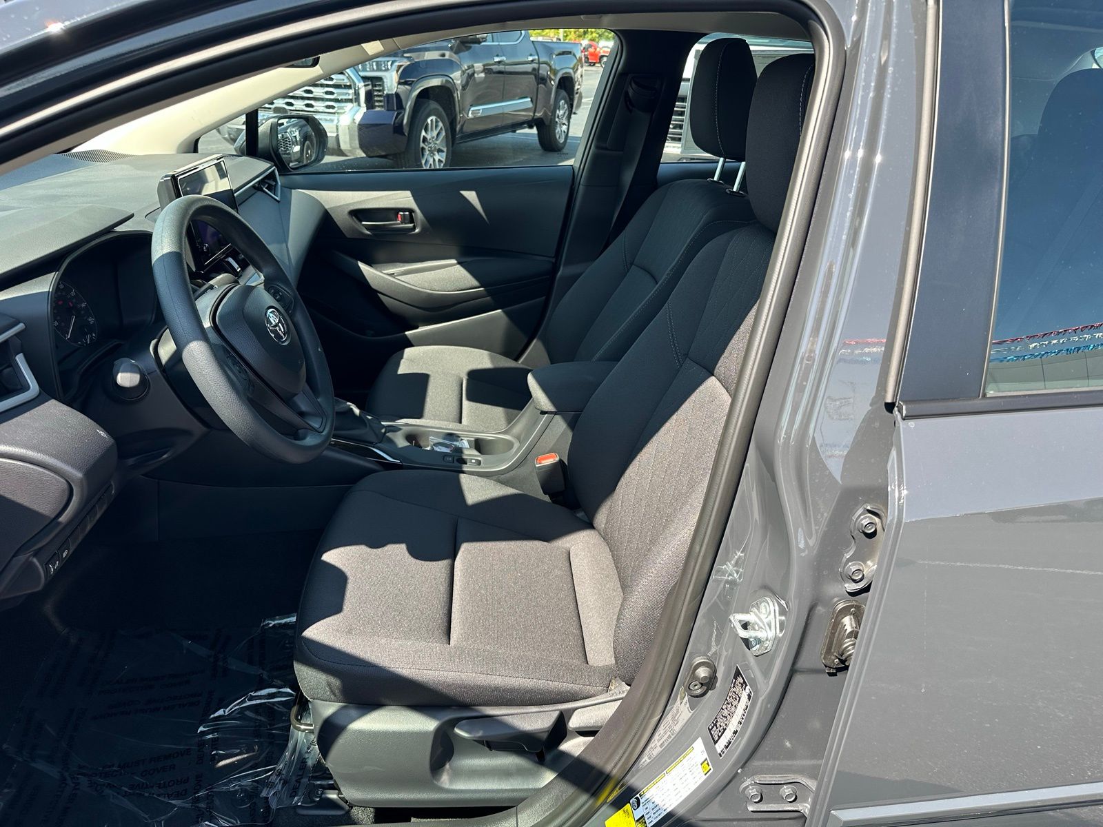 2025 Toyota Corolla LE photo 11