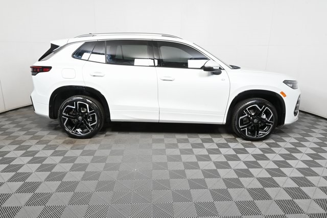 2025 Volkswagen Tiguan SEL R-Line Black photo 2