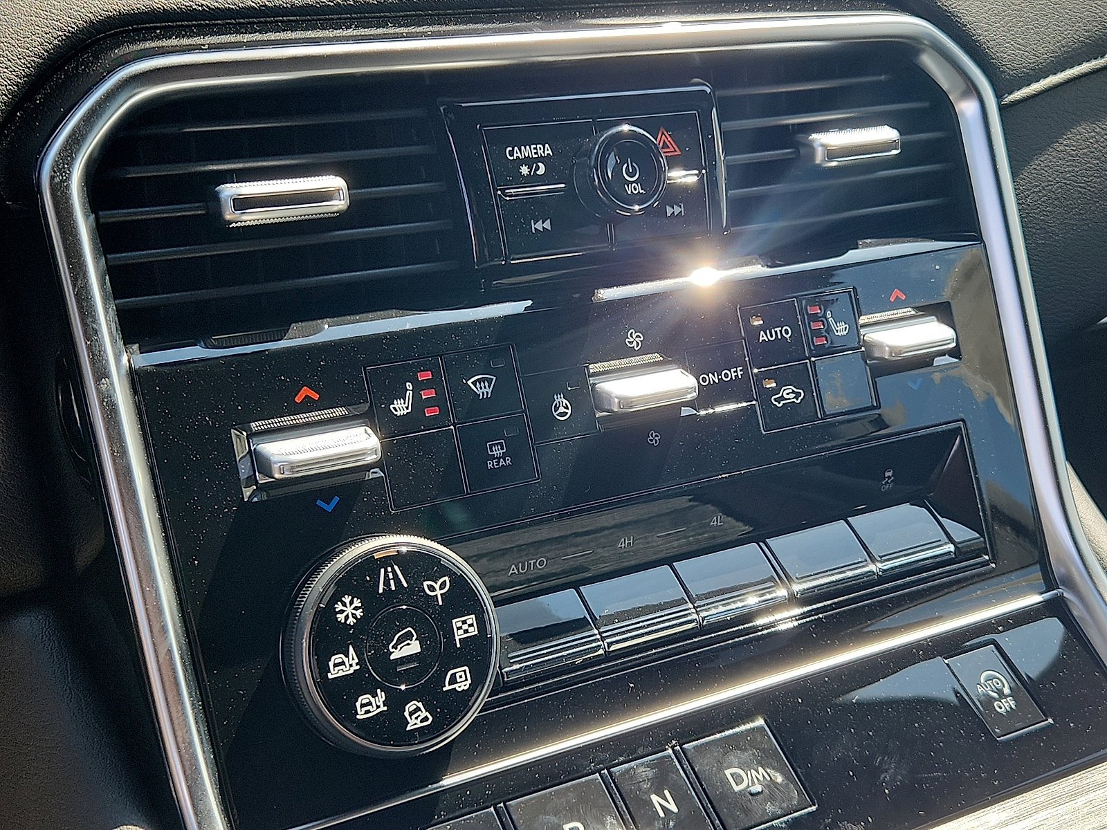 2026 Nissan Armada SL photo 13