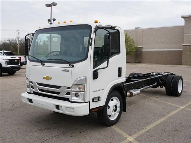 2025 Chevrolet Low Cab Forward Base's photo