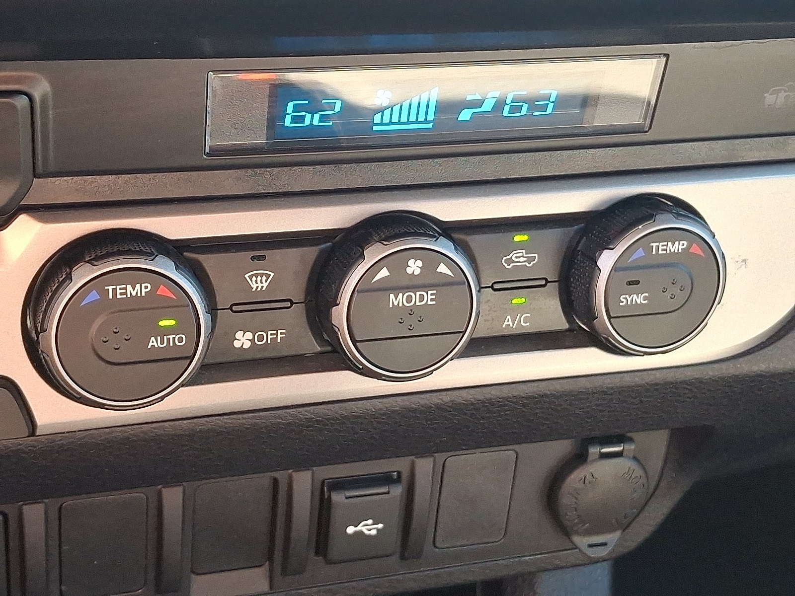 2022 Toyota Tacoma SR photo 15