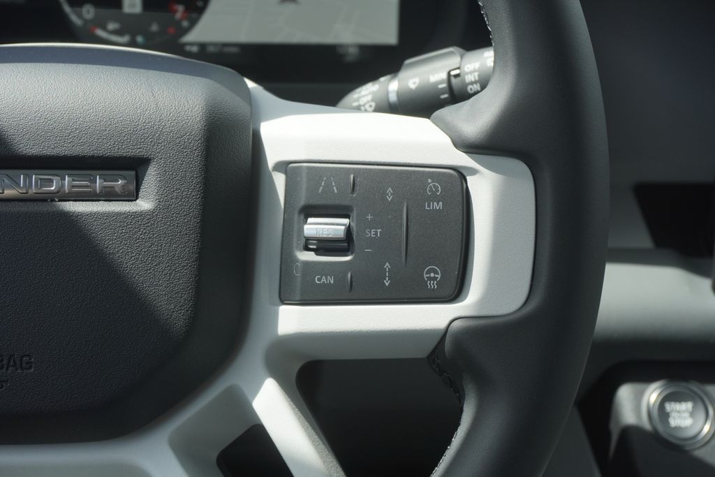2025 Land Rover Defender 110 S photo 13