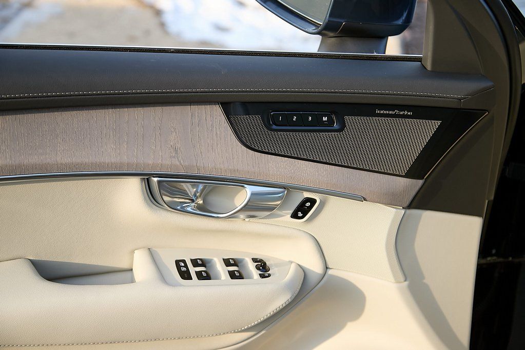 2026 VOLVO XC90 - Image 9