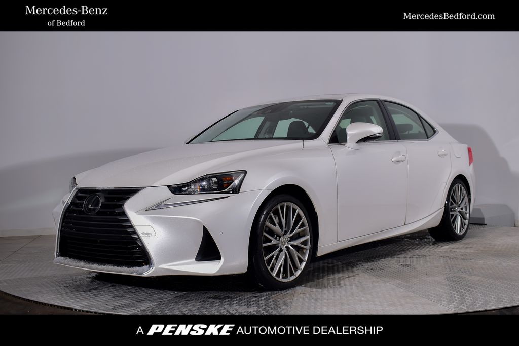 2018 Lexus IS 300's photo