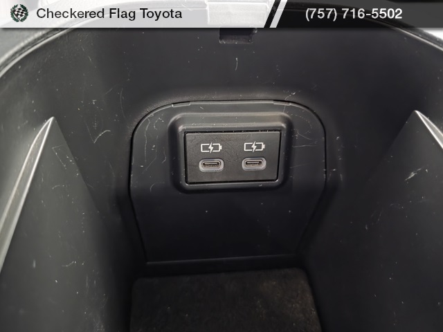 2024 Toyota RAV4 Hybrid XLE photo 30