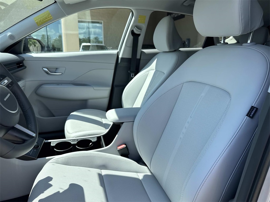 2026 Hyundai Kona SEL photo 5
