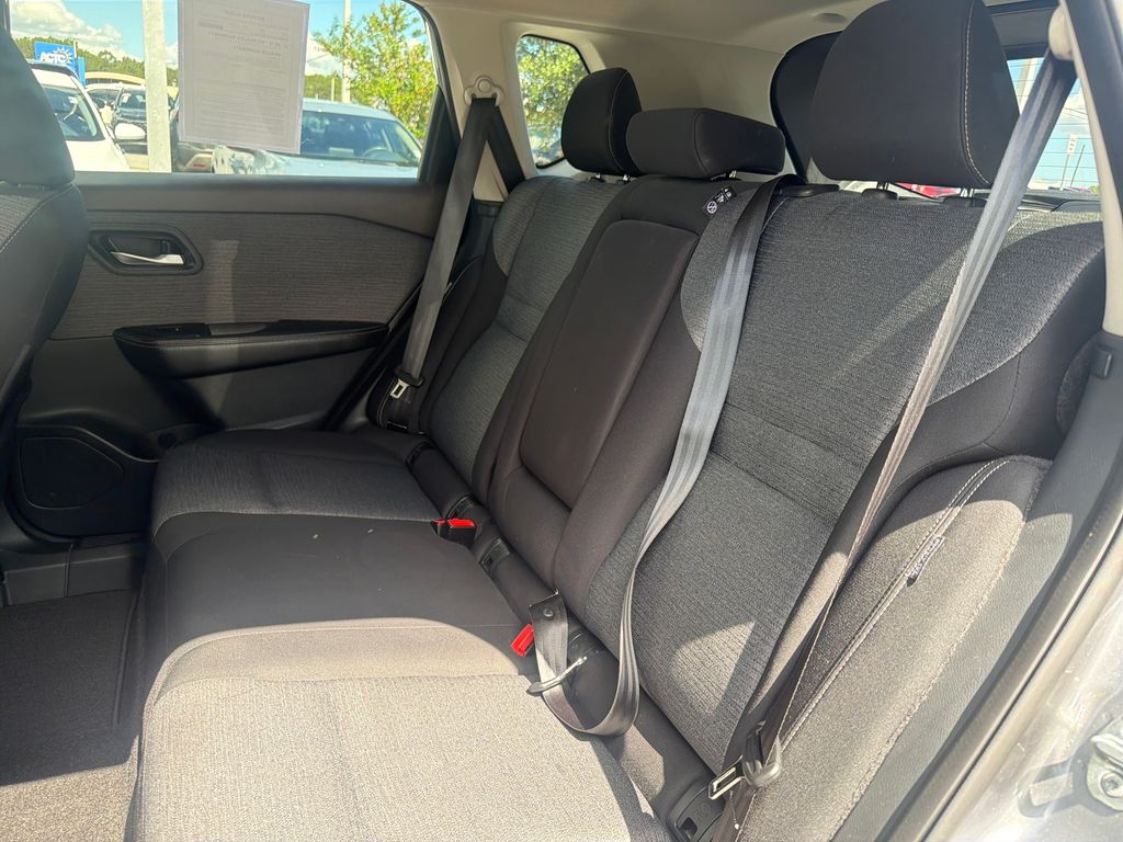 2021 Nissan Rogue SV photo 20