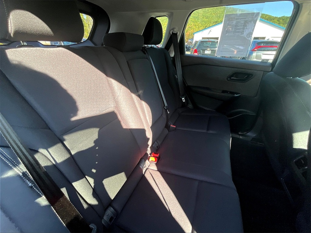 2023 Nissan Rogue S photo 16