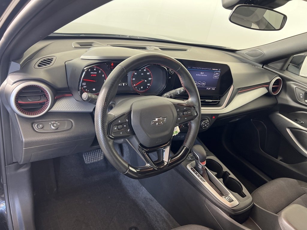 2025 Chevrolet Trax photo 3