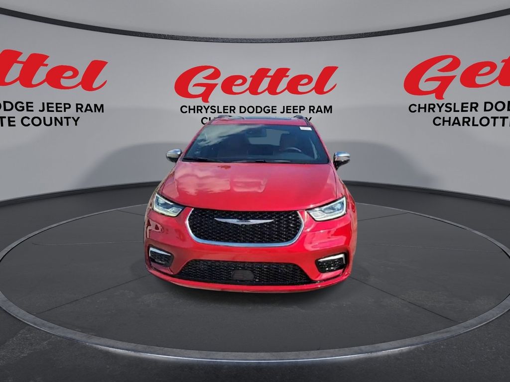 2026 Chrysler Pacifica Pinnacle photo 3