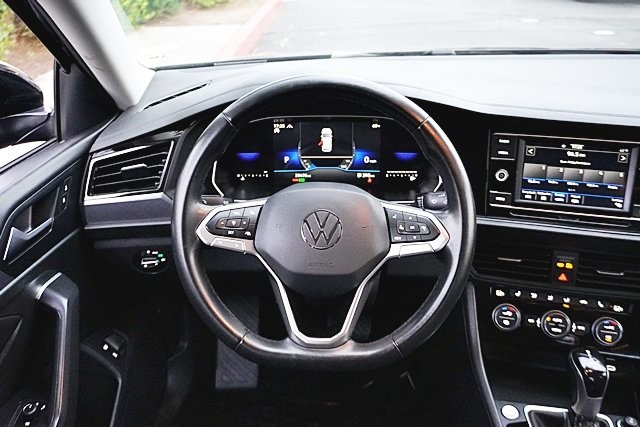 Used 2024 Black Volkswagen 1.5T SE image 17