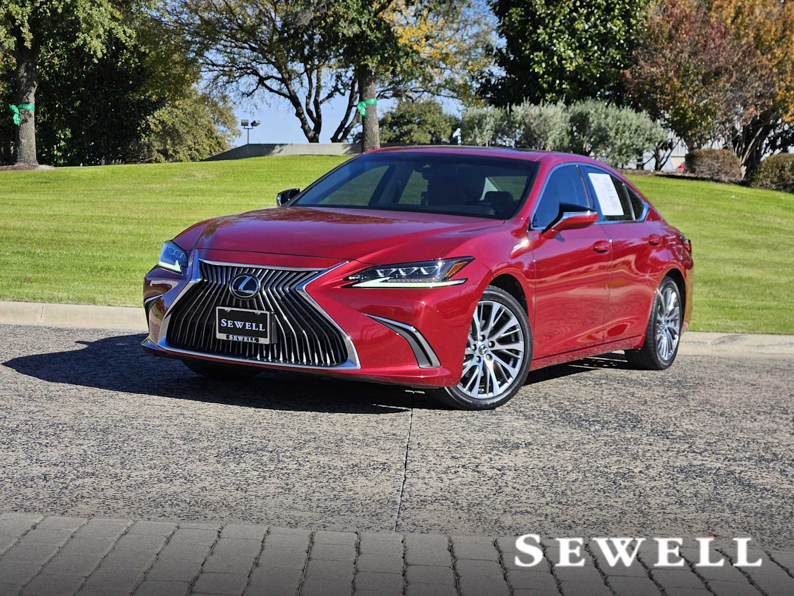 2019 Lexus ES 350 Luxury's photo