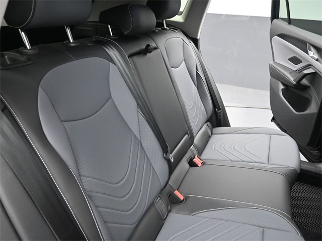 2025 Volkswagen Tiguan SE photo 26