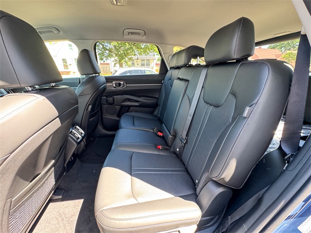 2025 Kia Sorento S photo 15